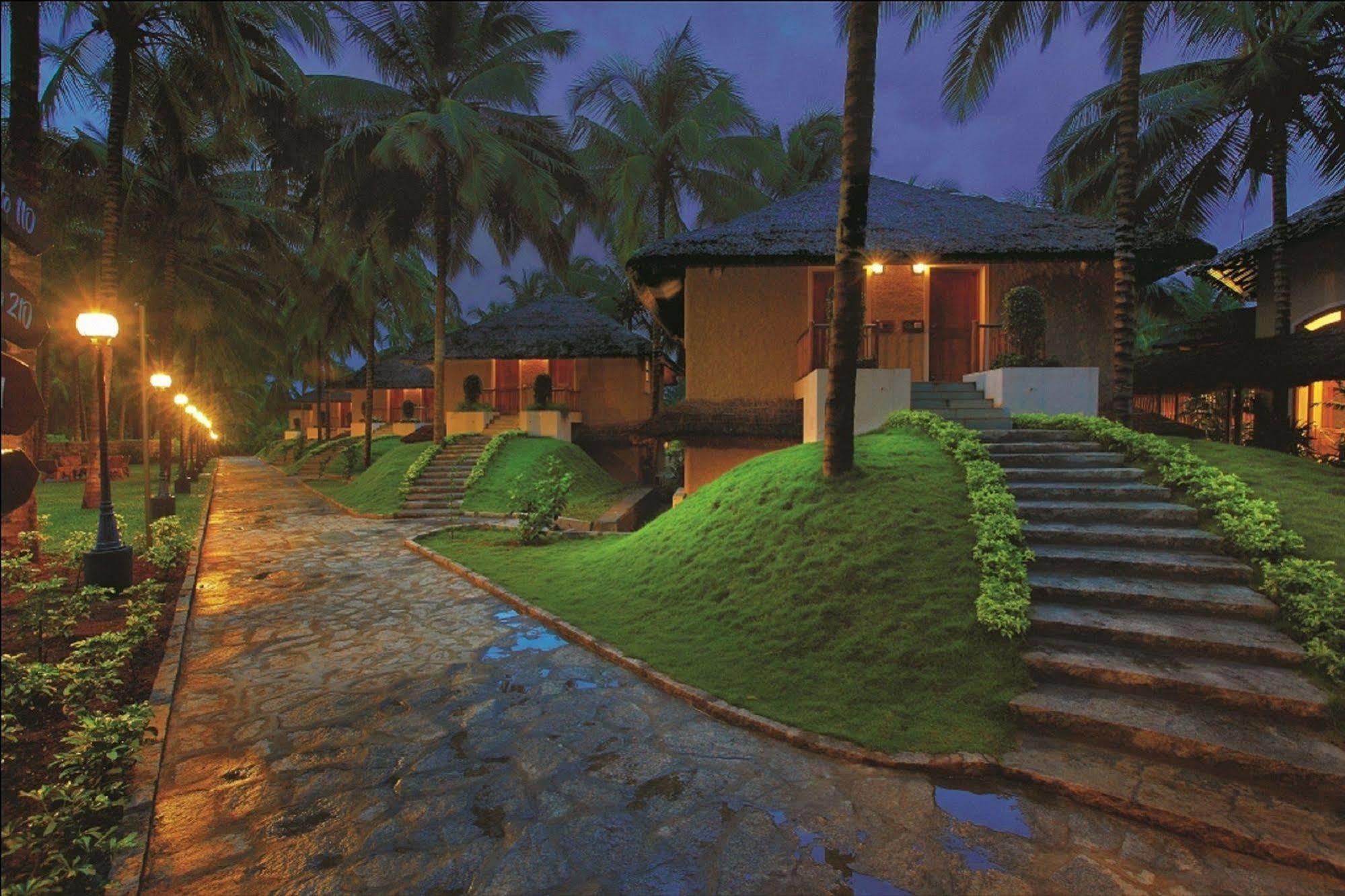 Coco Lagoon By Great Mount Pollachi Luaran gambar